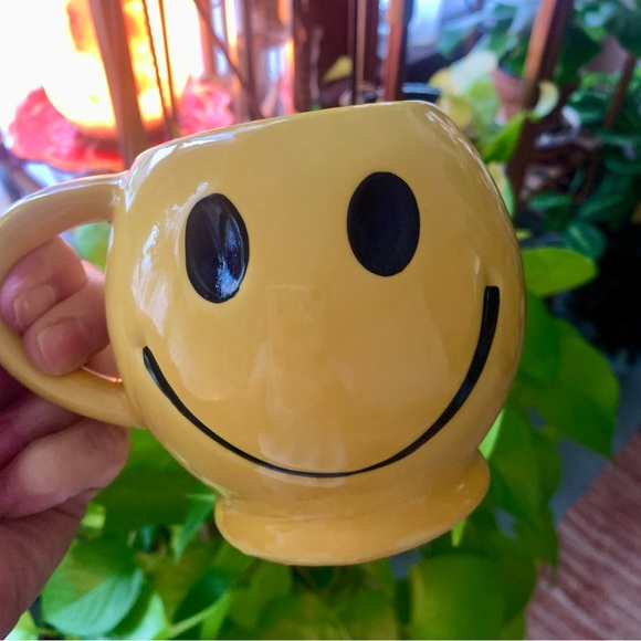 Smiley ๐ Mug - Picture 1 of 2